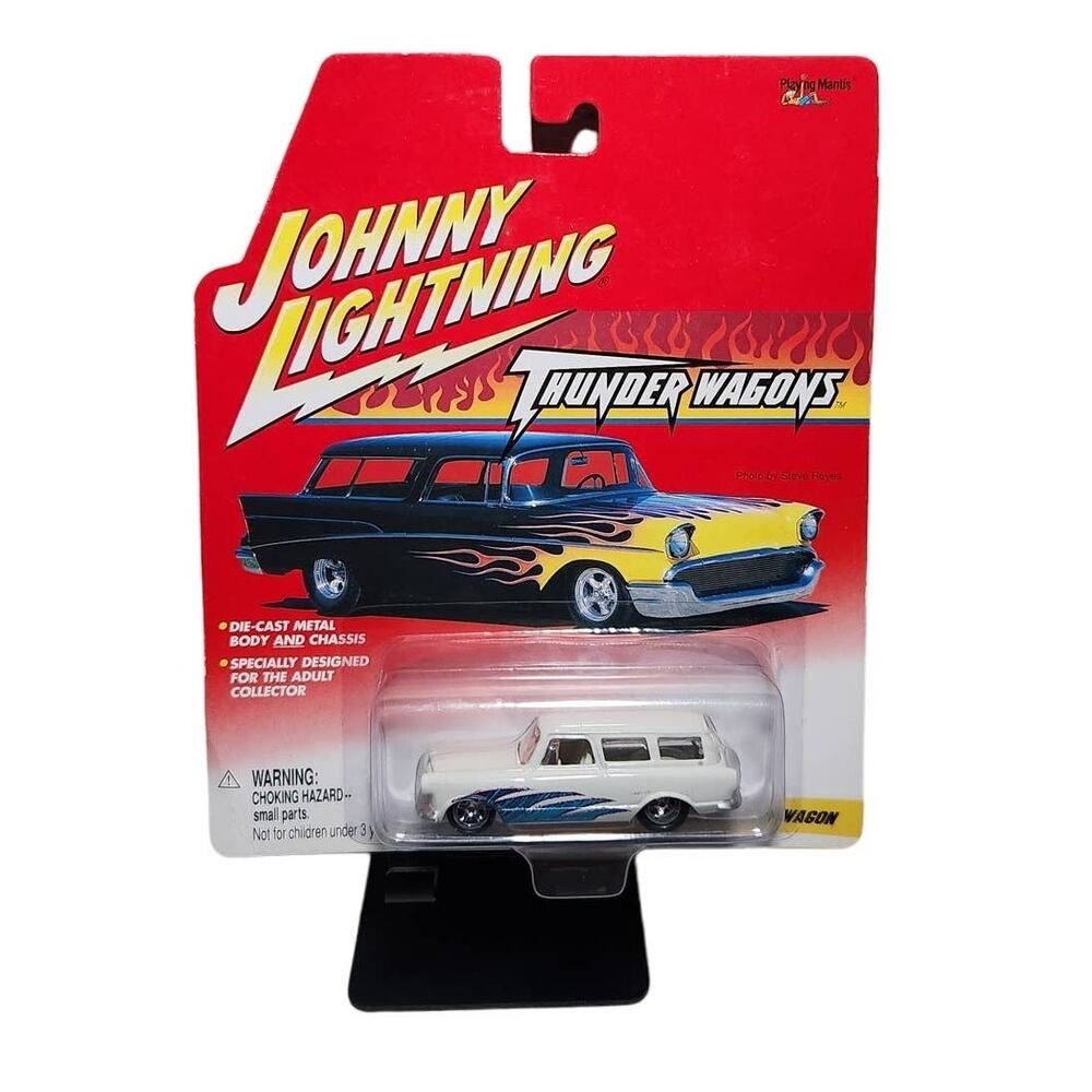 Johnny Lightning Thunder Wagons Custom Rambler Wagon White and Blue 2001 New